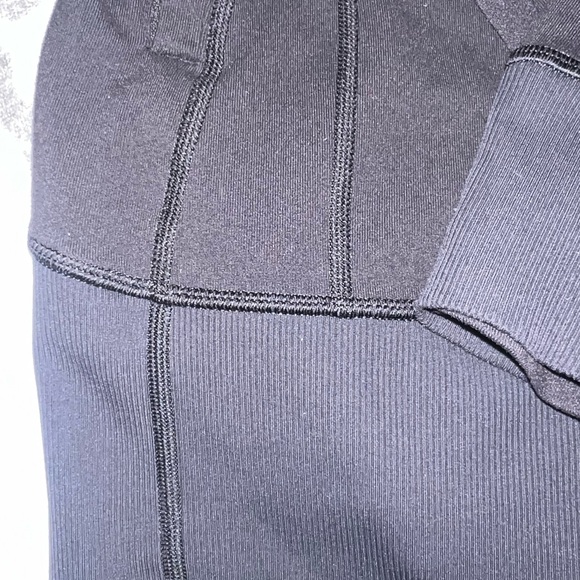 Lululemon og define jacket with hood, size 6 - Picture 6 of 10